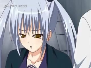 Apdullinātas anime skola skaistule licking manhood uz tuvplāns