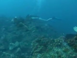 Pod vodo x ocenjeno video
