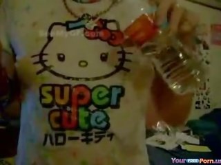 Captivating japonsko ljubimec s mokro hello kitty t-shirt