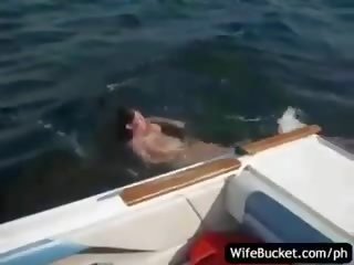 Follando la señora en la barco