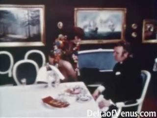 Vintáž x menovitý film 1960s - chlpaté full-blown bruneta - stôl pre tri