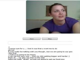 Nebuna tineri femeie în unseen camera web video