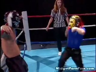 Midget Wrestler Copulates The alluring Referee