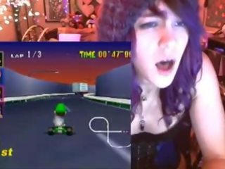 Maniak młody płeć żeńska spuści gra mario kart