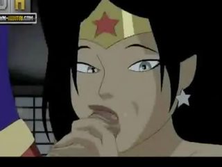 Justice league xxx filma superman par brīnums sieviete