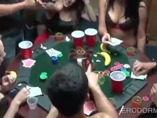 X номинално клипс покер игра при колеж обща спалня стая парти
