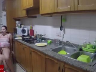 يتناول الطعام ك كس و الحمار في ال kitchen.raf013