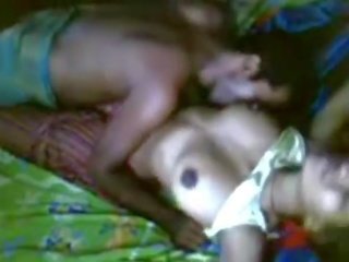 Bangla गाँव कपल का आनंद ले रहे x गाली दिया वीडियो पर घर @ leopard69puma