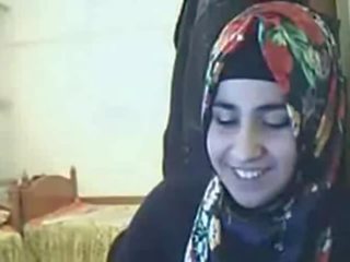 Vid - hijab elskerinne viser rumpe på webkamera