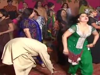 新しい ゴージャス sedusive mujra ダンス 2019 ヌード mujra ダンス 2019 #hot #sexy #mujra #dance